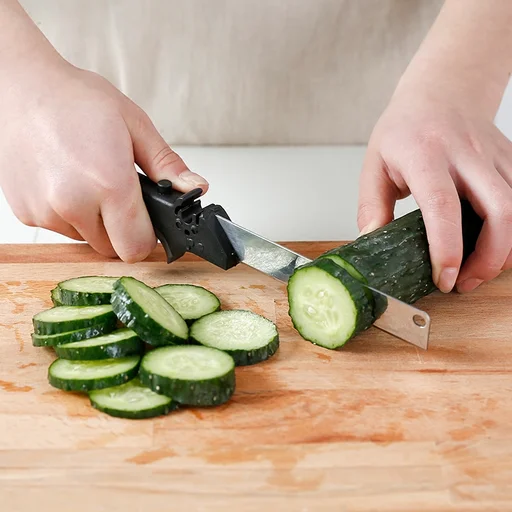 Clever Cutter 2-in-1 Knife & Cutting Board- The Original Quickly Chops Your  Favorite Fruits, Vegetables, Meats, Cheeses & More in Second, Replace your